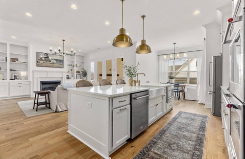 Auburn Casa | Ultimate Game Day House! Outdoor Grill 🍔 65” Smart Tv 🐅 King Suite 🚲 Peloton