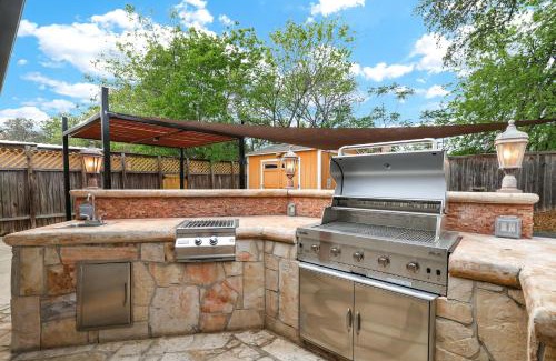 Wetmore Casa | Ultimate Getaway Game Room Bbq Fire Pit Office