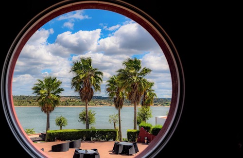Ponte de Sor Casa | Ultimate Getaway! Outdoor Swimming Pool, Complimentary Parking, Great Views!