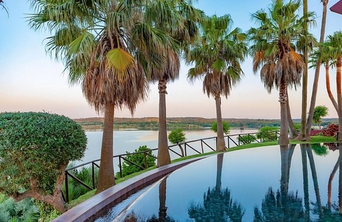 Ponte de Sor Casa | Ultimate Getaway! Outdoor Swimming Pool, Complimentary Parking, Great Views!