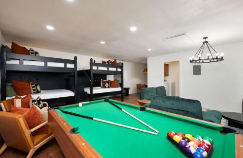 North Central Thousand Oaks Casa | Ultimate Getaway - Pool Hot Tub Games & Outdoor Fun