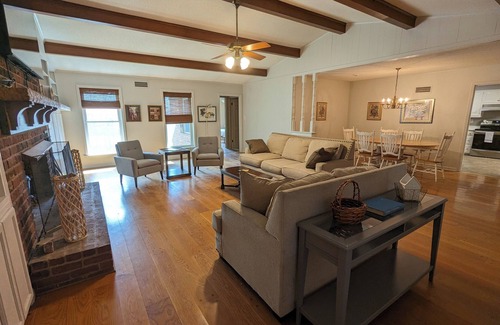 Jackson Casa | Ultimate Group Getaway Sleeps 18-Game Room-8BR/5BA