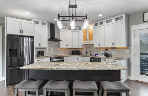 Boyds Creek Casa | Ultimate Heated Backyard Pool | Huge Game Room!
