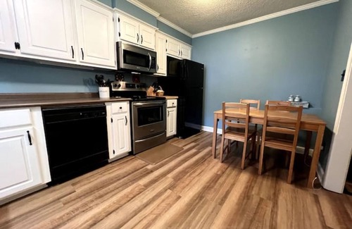 Sumter County Casa | Ultimate Hideaway in the pines next to Lake Marion