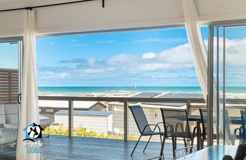 Middleton Casa | Ultimate in Middleton Coastal Style with Views Sleeps 10