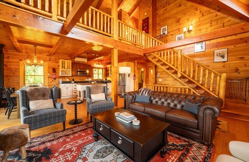 Jefferson Cabina | Ultimate Luxury Lodge in NH: Ski-Hottub-Pool Tbl-Yoga-Hike