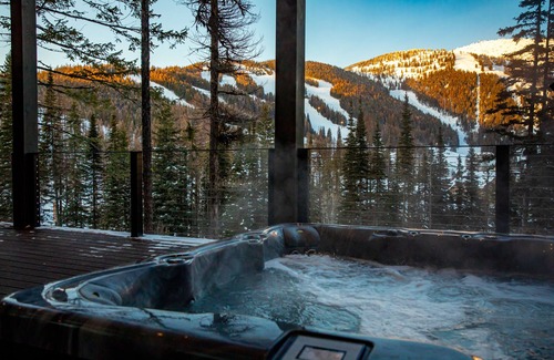 Whitefish Casa | Ultimate Luxury Ski-in/Ski-out Home 5BD, 5.5BA 2 Hot Tubs, Steam Room, Game Room