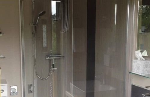 Cribyn Cabina | Ultimate Luxury Yurt Experience With Hot Tub - Lake Yurt