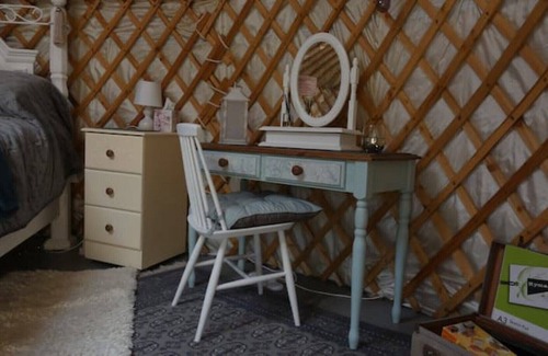 Lampeter Cabina | Ultimate Luxury Yurt Experience With Firepit- Willow Yurt