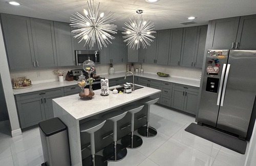 Coral Springs Casa | Ultimate Modern Vacation Home