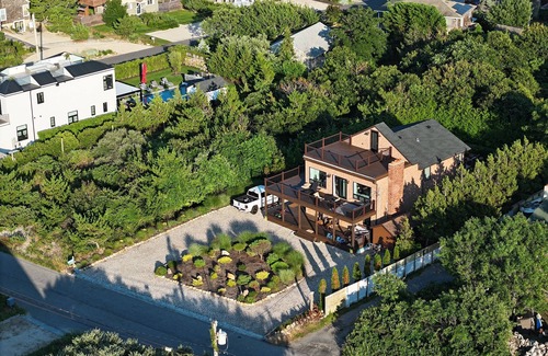 Culloden Shores Casa | Ultimate Montauk Escape🏖️ 5BR - Heated Pool - HotTub - Rooftop Deck Sunset Views🌅