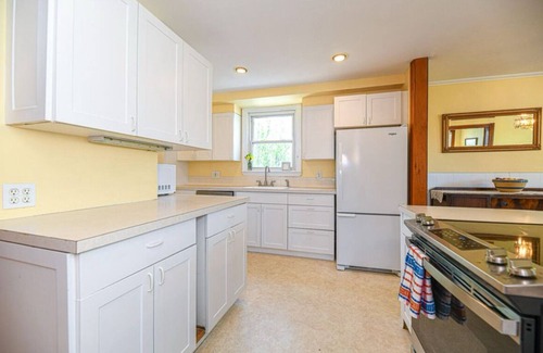 Scarborough Casa | Ultimate Pine Point Beach Family Compound-4 Units, 8 Bedrooms, Yard