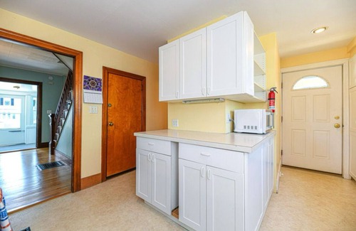 Scarborough Casa | Ultimate Pine Point Beach Family Compound-4 Units, 8 Bedrooms, Yard