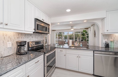 Lochmoor Waterway Estates Villa | Ultimate Riverfront Escape w/private heated pool, Villa Water Way Retreat