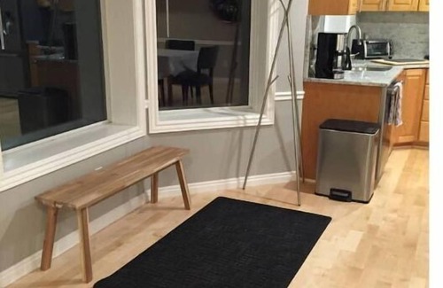 Sandy Casa | ULTIMATE SKI STAY! CLEAN + MODERN 2 BDRM/2 BATH SUITE + DEN WITH PRIVATE HOT TUB