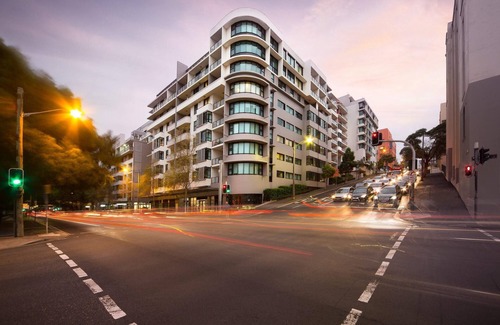Ultimo Apartamento | Ultimo - WATT1 - Wattle Street - Modern 1BR with Balcony Parking in Ultimo Near Chinatown Light Rail
