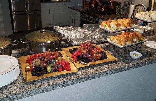 Southeast Houston Casa | Ultra Chic 3/2 Home w/Hot Spa-Mins from Downtown and NRG stadium.