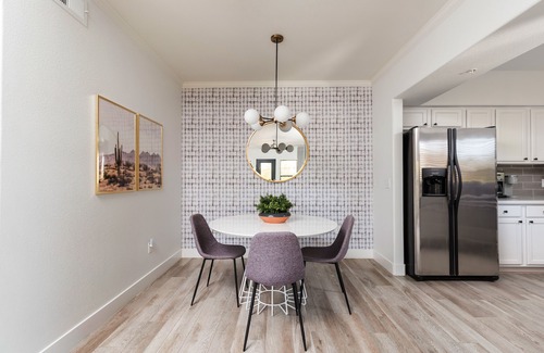 North Scottsdale Condominio | MAGNÍFICO - SOLO SE REMODELÓ - ¡Camine a la tienda de comestibles, restaurantes, café y compras!