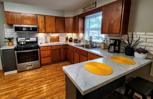 Boyne City Casa | Ultra Comfy, Clean & Spacious, Private Home in Boyne | Dogs Ok! | Walk to Town