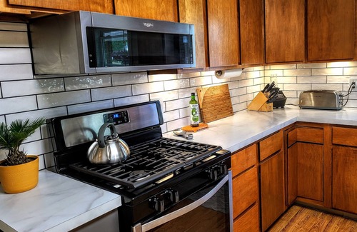 Boyne City Casa | Ultra Comfy, Clean & Spacious, Private Home in Boyne | Dogs Ok! | Walk to Town
