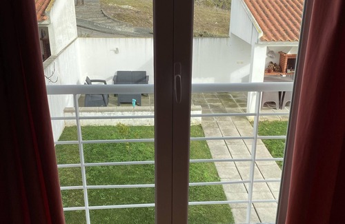 Lourinha Casa | Ultra complete house with garden and barbecue, garage - 6 km from the beaches