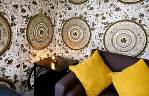 Rotherham Apartamento | Ultra Deluxe Versace Apartment Near Sheffield