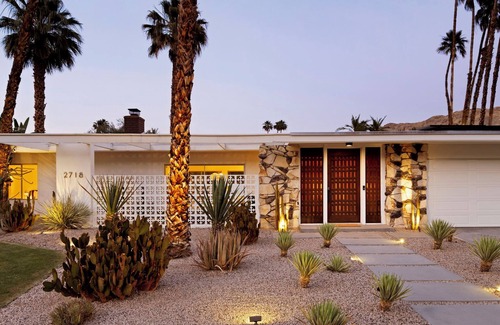 Indian Canyon Casa | Ultra-Luxe Private Mid-Century Estate - Pool, Spa, Sauna, Firepit , Views & More 3BD, 3BTH