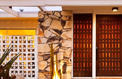 Indian Canyon Casa | Ultra-Luxe Private Mid-Century Estate - Pool, Spa, Sauna, Firepit , Views & More 3BD, 3BTH