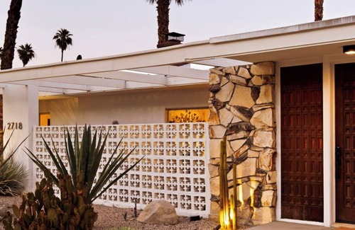 Indian Canyon Casa | Ultra-Luxe Private Mid-Century Estate - Pool, Spa, Sauna, Firepit , Views & More 3BD, 3BTH