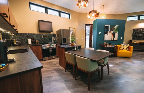 Laurelville Cabina | Ultra Luxe Modern : 15 minutes from Hocking Hills State Park : Stunning Views