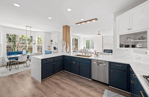 Walnut Creek Casa | Ultra-Luxurious 4BR 3BA bungalow with Pool, Jacuzzi, AC, Wifi in Walnut Creek