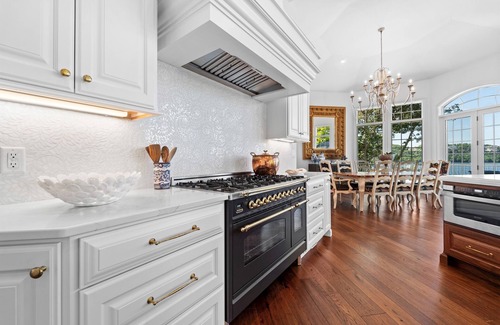 Osage Beach Casa | Ultra Luxury Lakefront Estate in Porto Cima GV