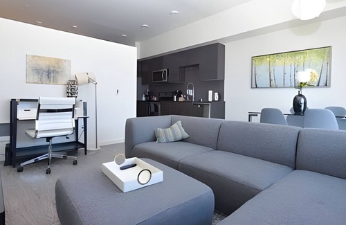 Downtown Apartamento | Ultra Modern Redmond 1Bd 2| FastWifi | Gym|Sophari