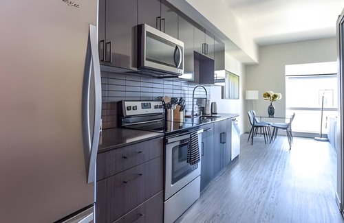 Downtown Apartamento | Ultra Modern Redmond 1Bd 2| FastWifi | Gym|Sophari