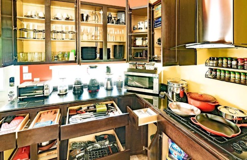 East Cesar Chavez Casa | Ultramodern, High-tech House an Eight-Min Walk to Rainey St