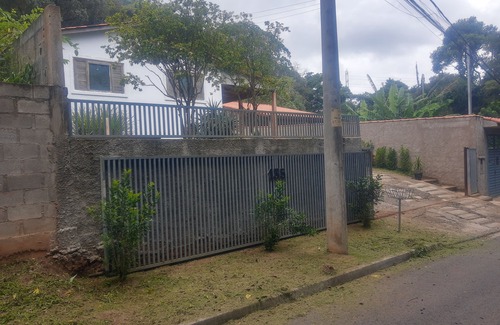 Santana de Parnaiba Casa | Um Final de Semana,com sua Família Diferente Próximo a Capital ,para 10 Pessoas