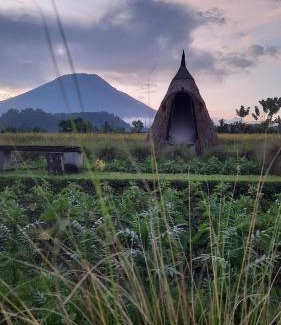 Karangasem Otro | Uma Buug