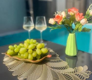 Aviacao Casa | Uma Quadra do MAR Com PISCINA, Churrasqueira, 2 Vg de Garagem e 3 Quartos!