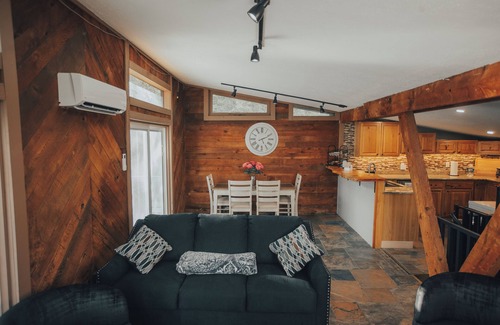 Saugerties Cabina | Umana's Cabin, cozy, comfy, 5+ acres of land