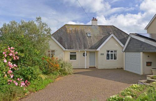 Teignmouth Casa | Umbrella Pines - Clifftop Home, stunning Views