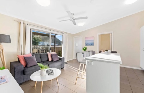 Umina Beach Casa | Umina Myrtle Bungalow Sleeping 4 Guests