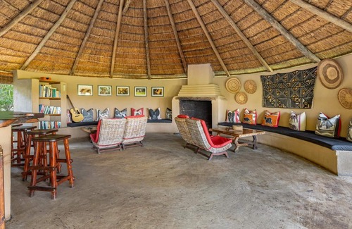 Thorny Bush Game Reserve Cabina | Umlani Bushcamp - Lodge