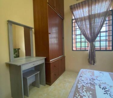 Kampung Banggul Peradung Casa | UMMI HOMESTAY Manir KT