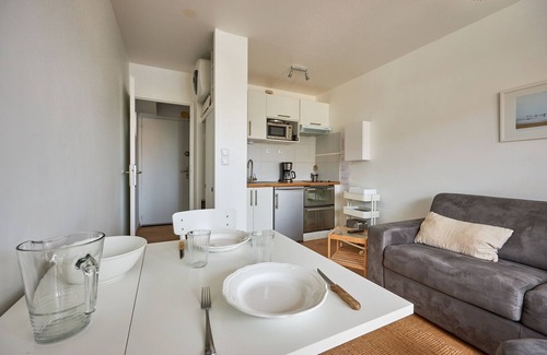 Saint-Regnobert-de-la-Cote-de-Nacre Apartamento | Un Balcon sur la Mer - Appt à 30m de la plage
