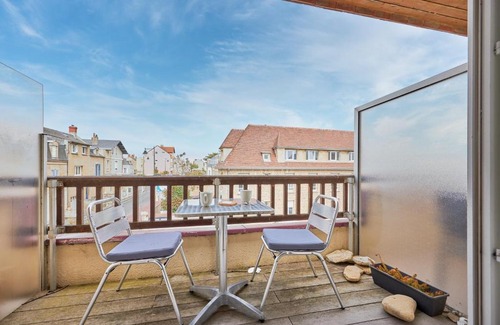 Saint-Regnobert-de-la-Cote-de-Nacre Apartamento | Un Balcon sur la Mer - Appt à 30m de la plage