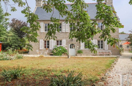 Plouarzel Casa | un Manoir du Xviième à Proximité des Plages et du Port, 4 Chambres, 7 Couchages