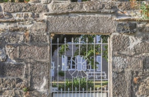 Plouarzel Casa | un Manoir du Xviième à Proximité des Plages et du Port, 4 Chambres, 7 Couchages