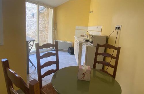 Chef-Boutonne Apartamento | Un petit appartement pour 2 à 3 personnes