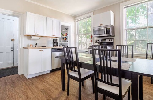 Mystic Apartamento | Unbeatable Downtown Mystic Location