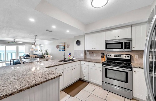 Indian Shores Condominio | Unbeatable Gulf Views from this Updated 3 bedroom Condo